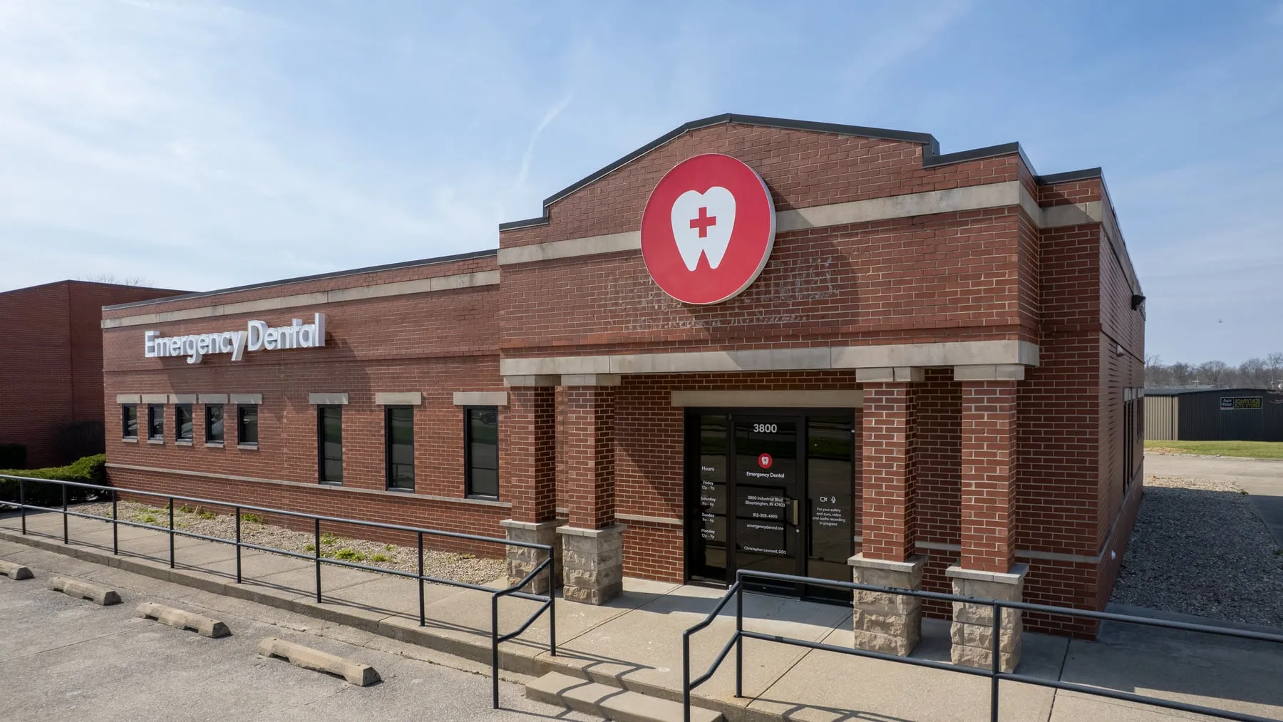 Exterior of the Bloomington Emergency Dental office